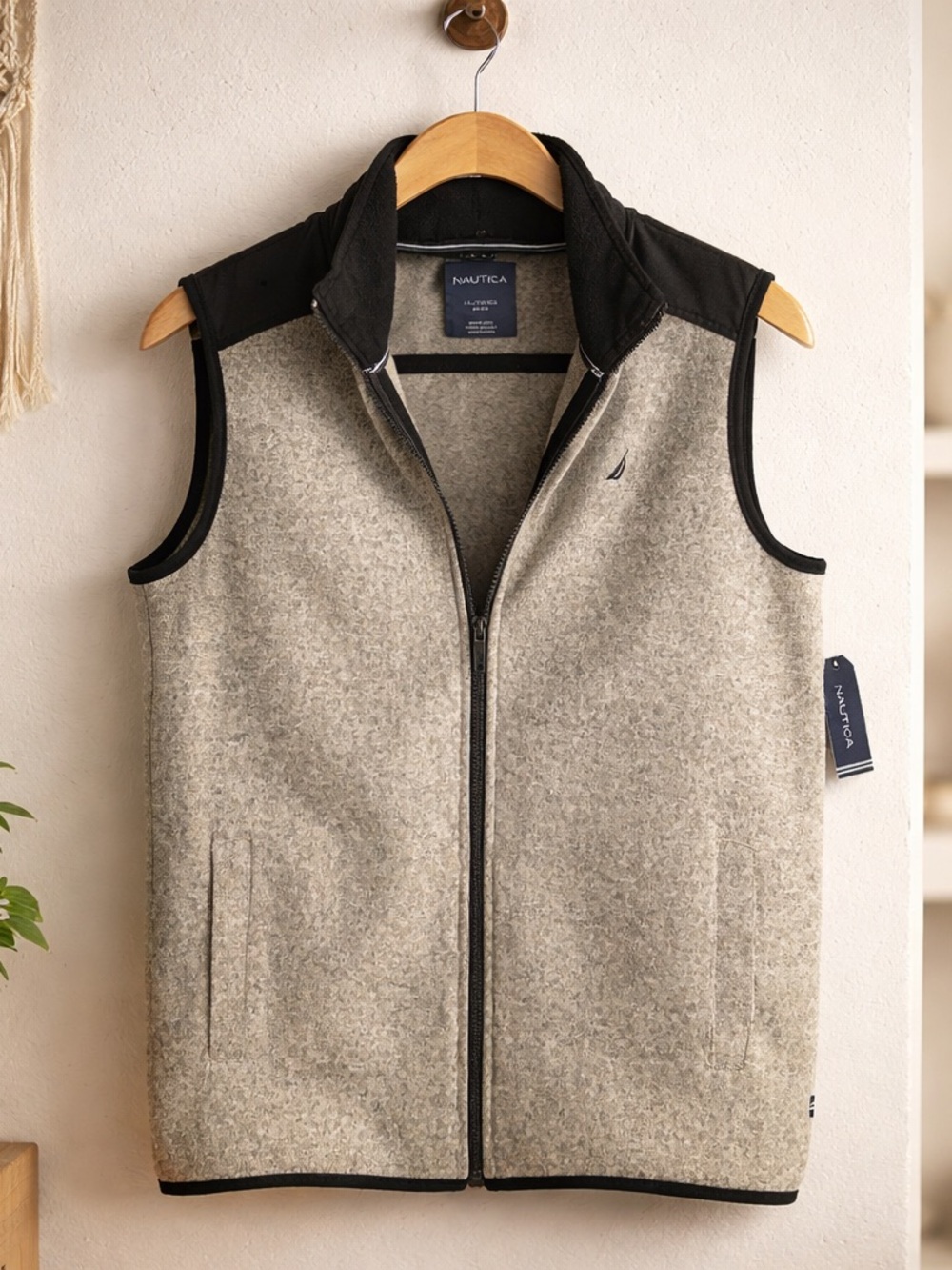 Nautica Grey Oatmeal/Black Trim Sleeveless,  Zip Up Vest. Size XL (18/20)